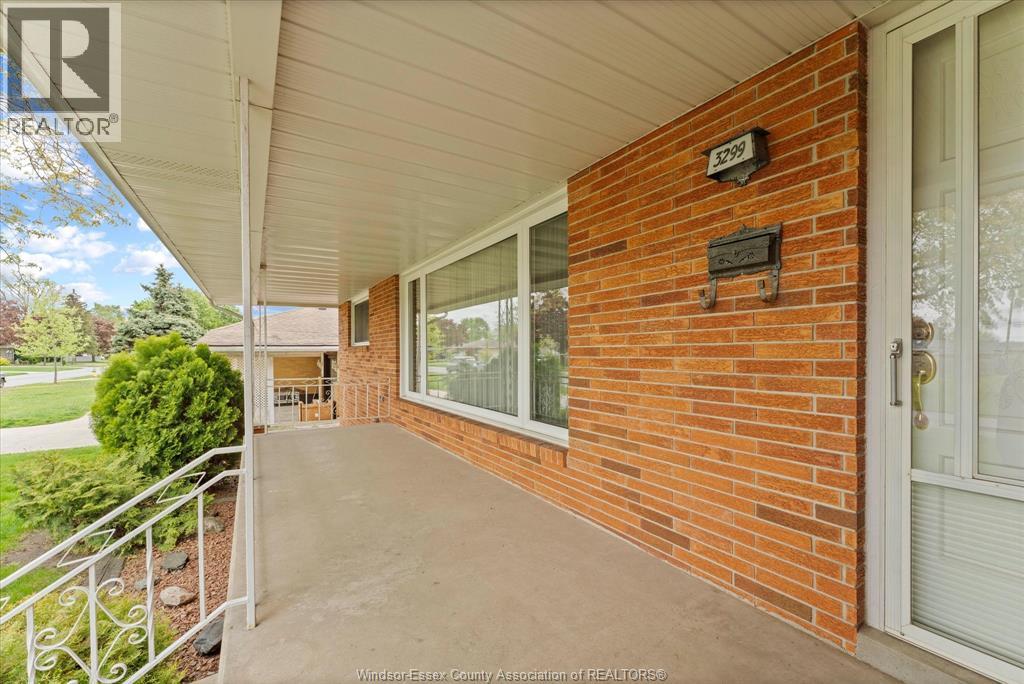 3299 Woodlawn Avenue, Windsor, Ontario  N8W 2J1 - Photo 38 - 26011435