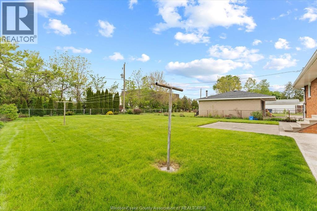 3299 Woodlawn Avenue, Windsor, Ontario  N8W 2J1 - Photo 41 - 26011435