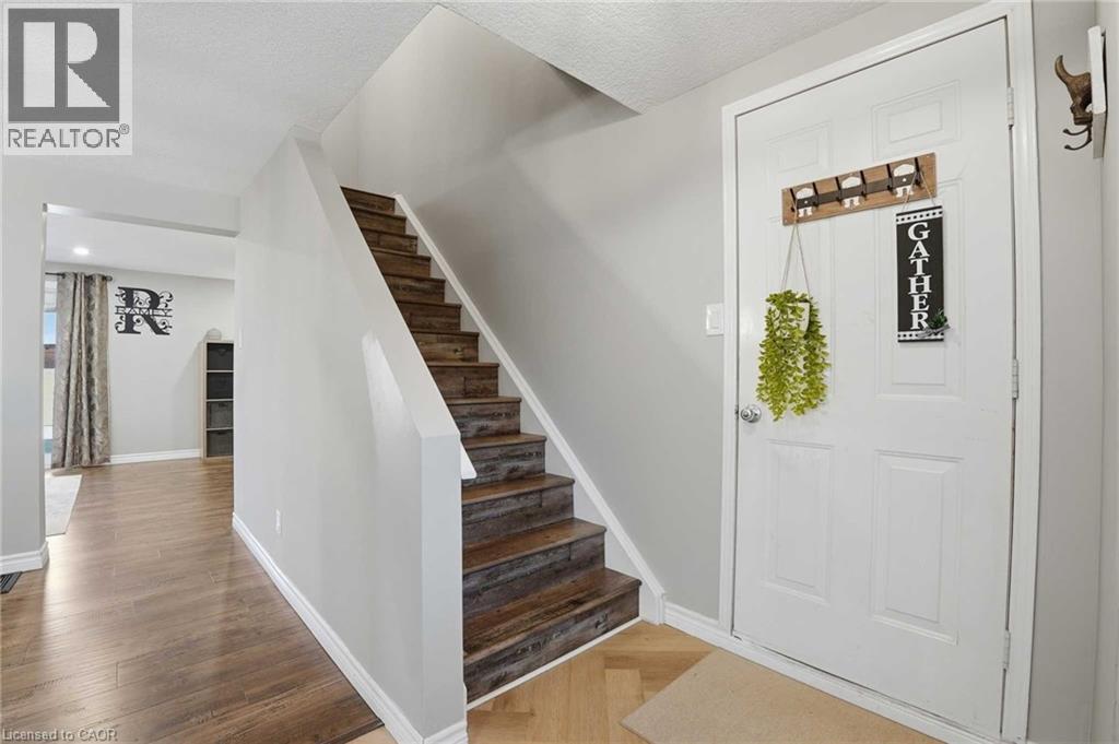 102 Ironstone Drive, Cambridge, Ontario  N1P 1A4 - Photo 7 - 40831325
