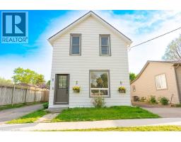 8 DUNDAS Street, Brantford, Ontario