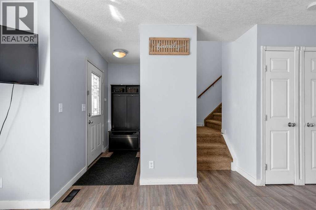 1552 Mcalpine Street, Carstairs, Alberta  T0M 0N0 - Photo 2 - A2286377