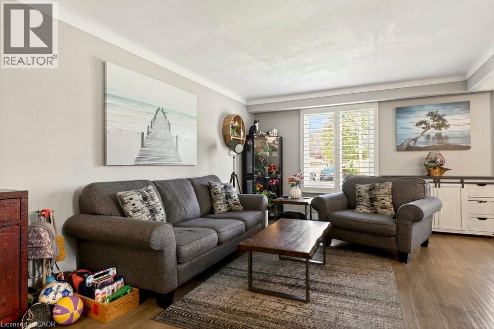 33 Via Dell Monte Street, St. Catharines, Ontario  L2T 3X9 - Photo 4 - 40829824