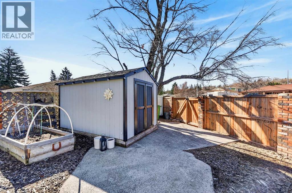 8927 48 Avenue NW, Calgary, Alberta  T3B 2B5 - Photo 33 - A2304336