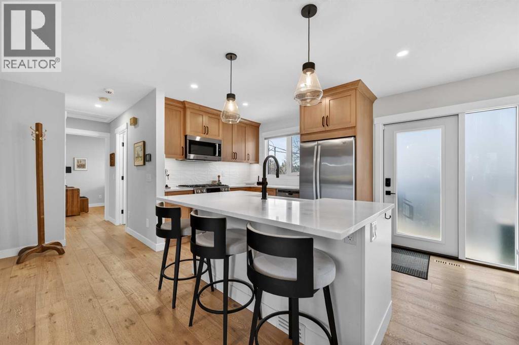 8927 48 Avenue NW, Calgary, Alberta  T3B 2B5 - Photo 6 - A2304336