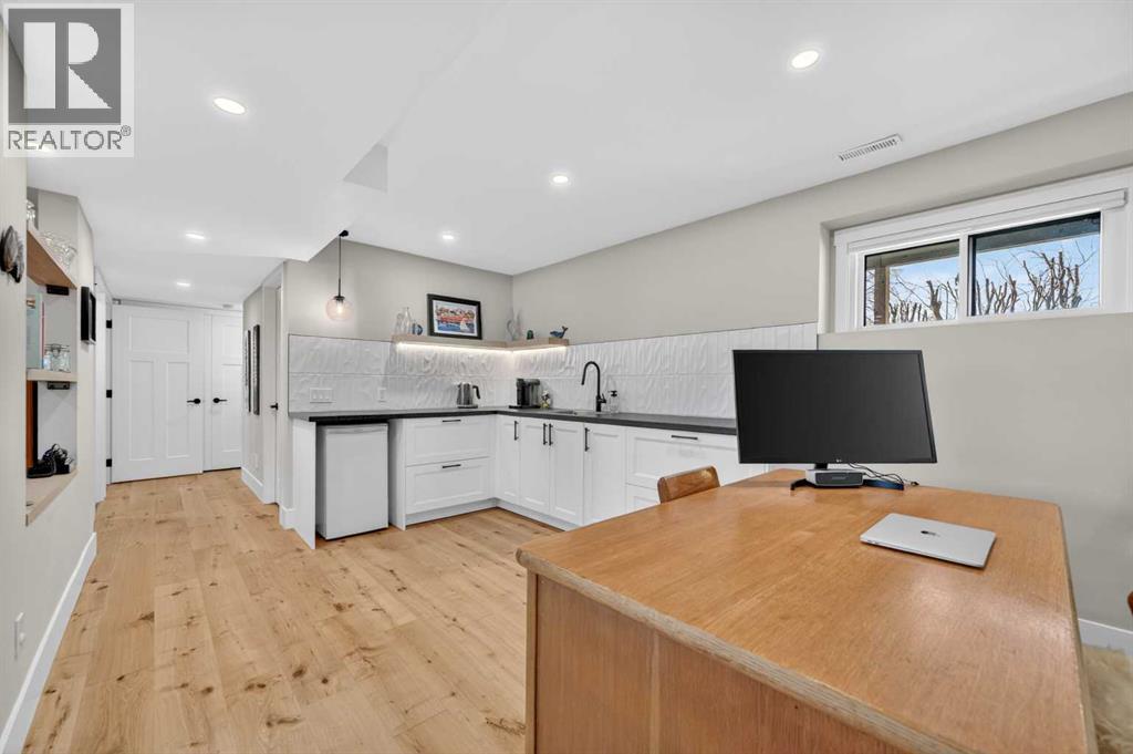 8927 48 Avenue NW, Calgary, Alberta  T3B 2B5 - Photo 25 - A2304336