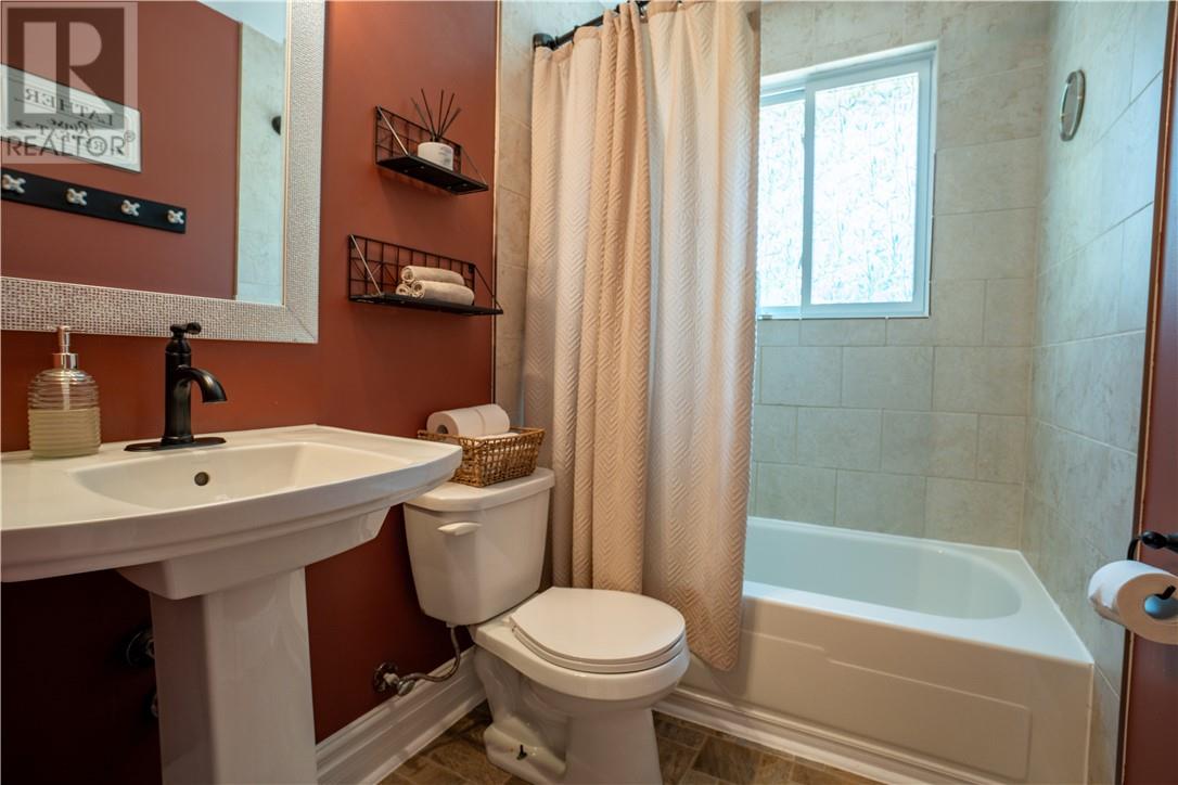 297 Sixth, Lively, Ontario  P3Y 1M4 - Photo 12 - 2127880