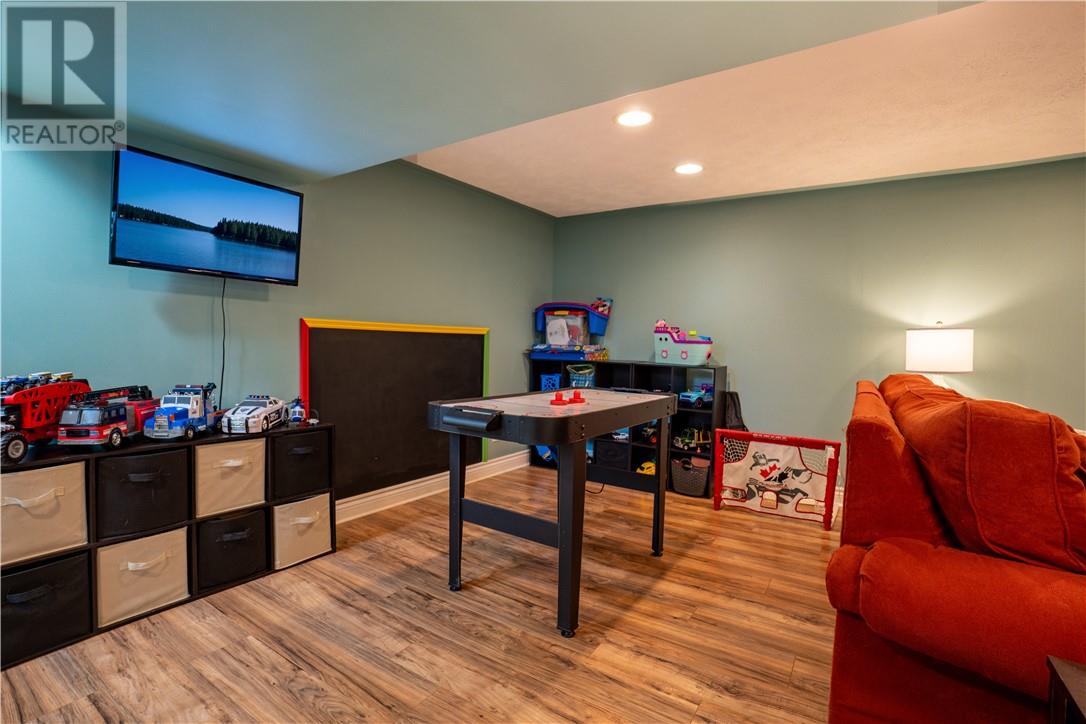 297 Sixth, Lively, Ontario  P3Y 1M4 - Photo 17 - 2127880