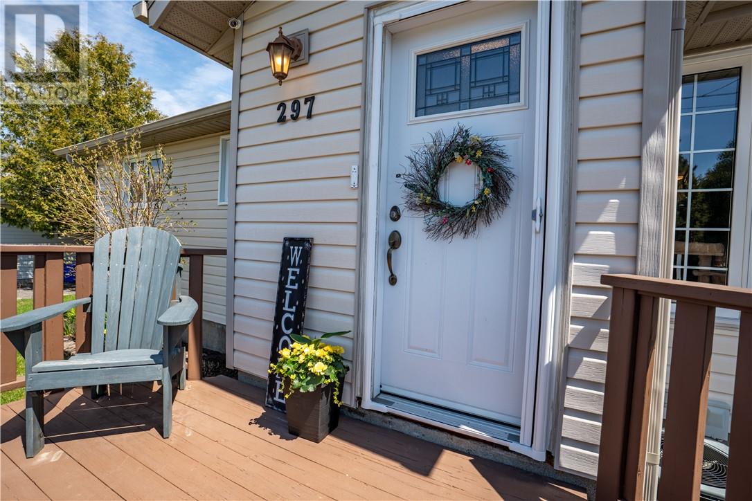 297 Sixth, Lively, Ontario  P3Y 1M4 - Photo 2 - 2127880