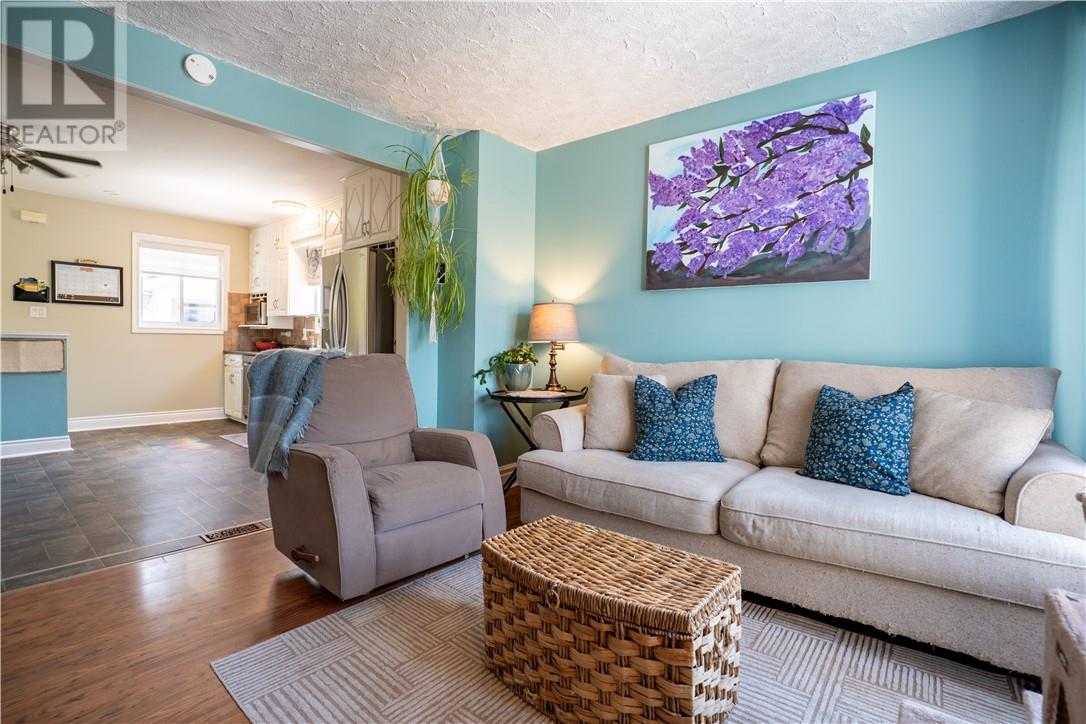 297 Sixth, Lively, Ontario  P3Y 1M4 - Photo 4 - 2127880