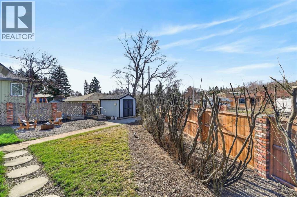 8927 48 Avenue NW, Calgary, Alberta  T3B 2B5 - Photo 32 - A2304336
