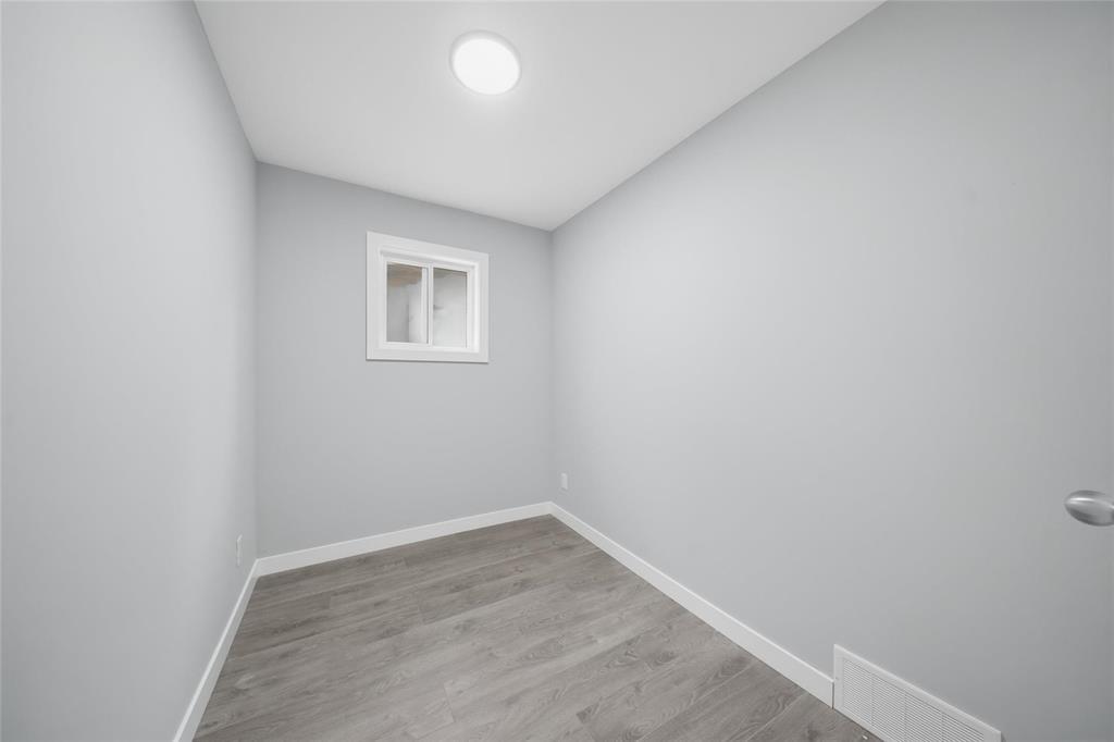 586 Machray Avenue, Winnipeg, Manitoba  R2W 1A9 - Photo 14 - 202610885