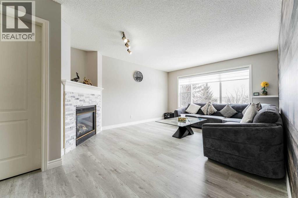 276 Fairways Bay NW, Airdrie, Alberta  T4B 2P5 - Photo 13 - A2311549