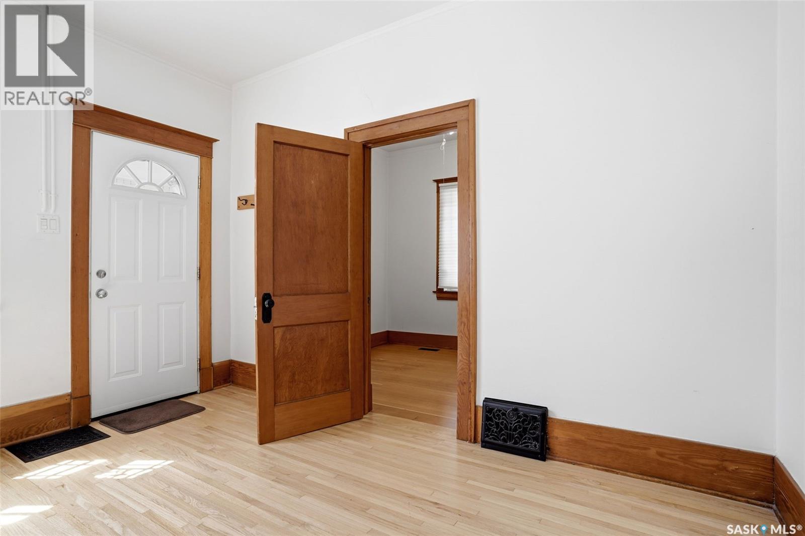 1206 Victoria Avenue, Regina, Saskatchewan  S4P 0N9 - Photo 15 - SK036376