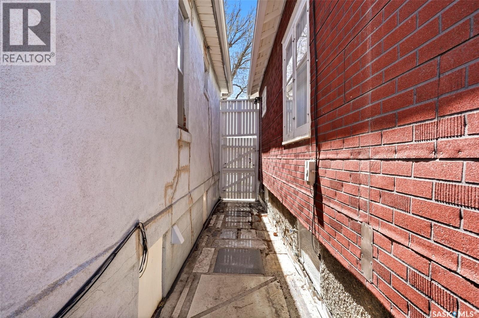 1206 Victoria Avenue, Regina, Saskatchewan  S4P 0N9 - Photo 26 - SK036376