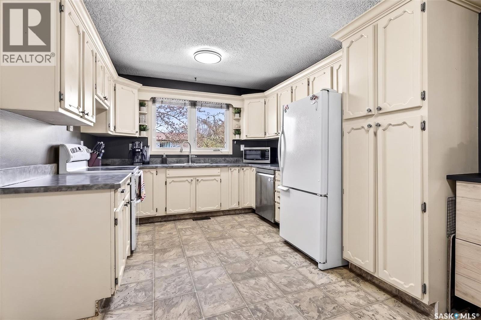 57 Daisy Crescent, Moose Jaw, Saskatchewan  S6J 1C2 - Photo 19 - SK036330
