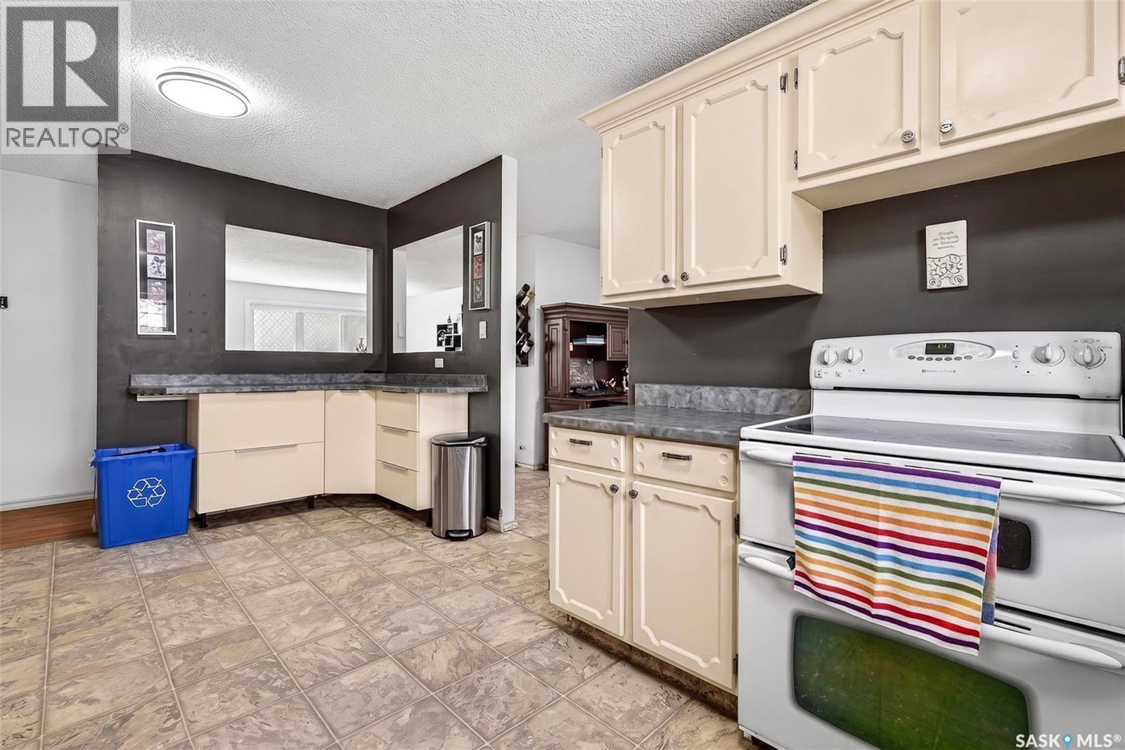 57 Daisy Crescent, Moose Jaw, Saskatchewan  S6J 1C2 - Photo 21 - SK036330