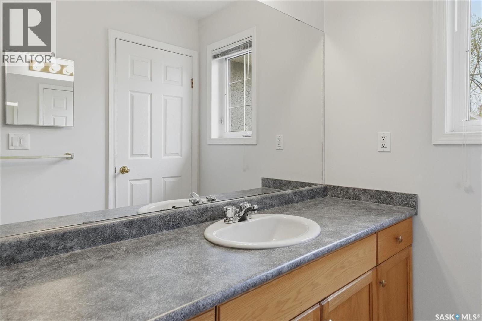 31 425 Bayfield Crescent, Saskatoon, Saskatchewan  S7V 1E6 - Photo 24 - SK036176