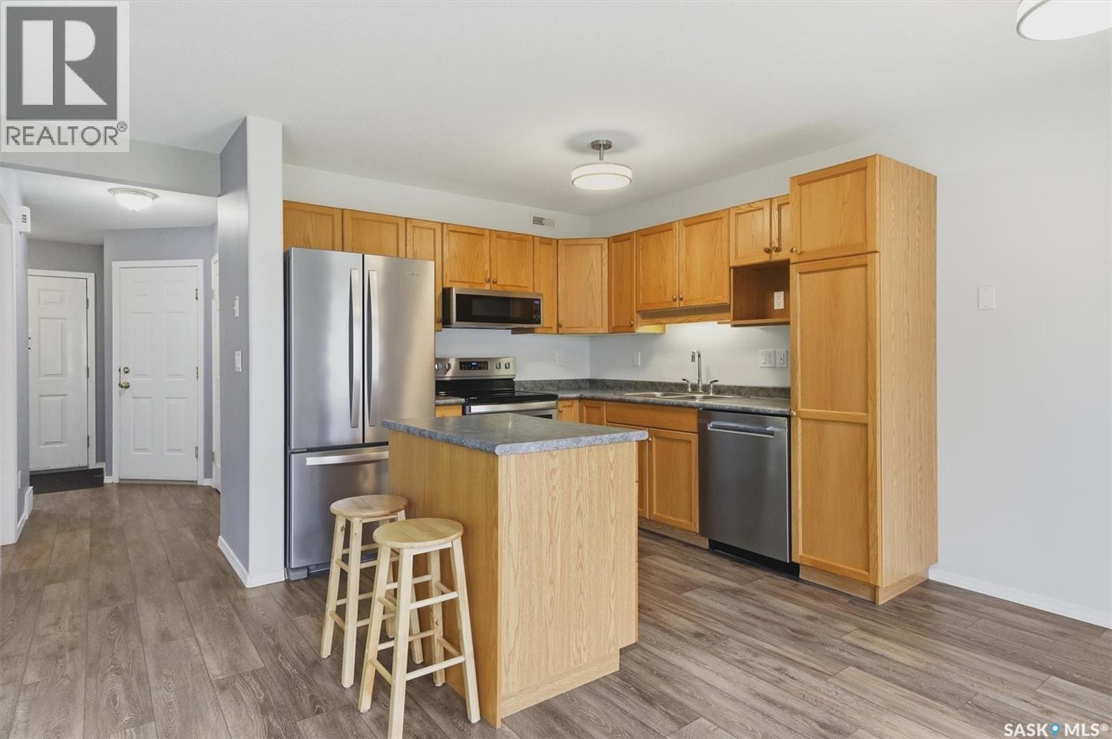 31 425 Bayfield Crescent, Saskatoon, Saskatchewan  S7V 1E6 - Photo 4 - SK036176