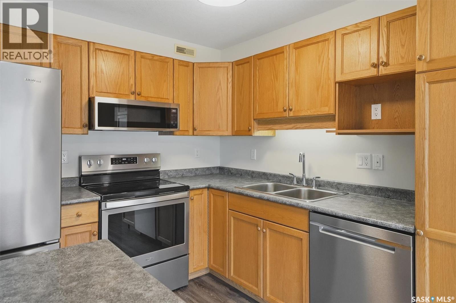 31 425 Bayfield Crescent, Saskatoon, Saskatchewan  S7V 1E6 - Photo 5 - SK036176