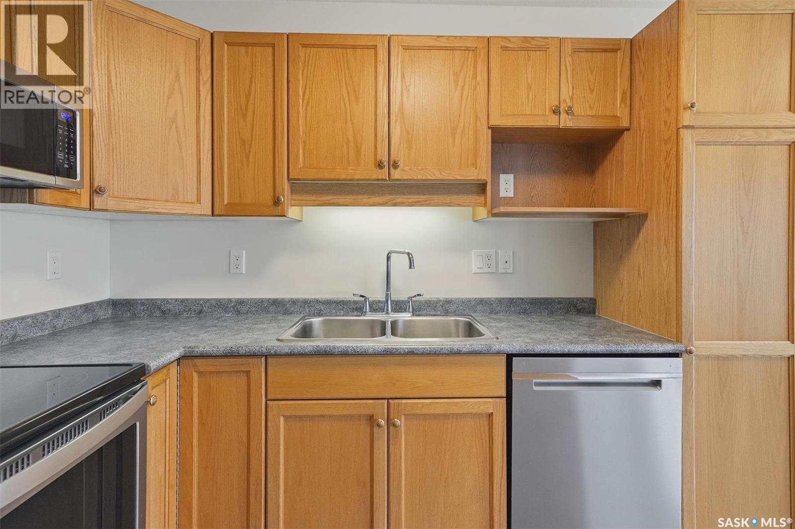 31 425 Bayfield Crescent, Saskatoon, Saskatchewan  S7V 1E6 - Photo 6 - SK036176