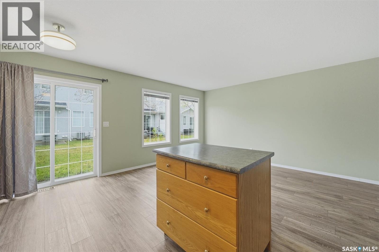 31 425 Bayfield Crescent, Saskatoon, Saskatchewan  S7V 1E6 - Photo 8 - SK036176