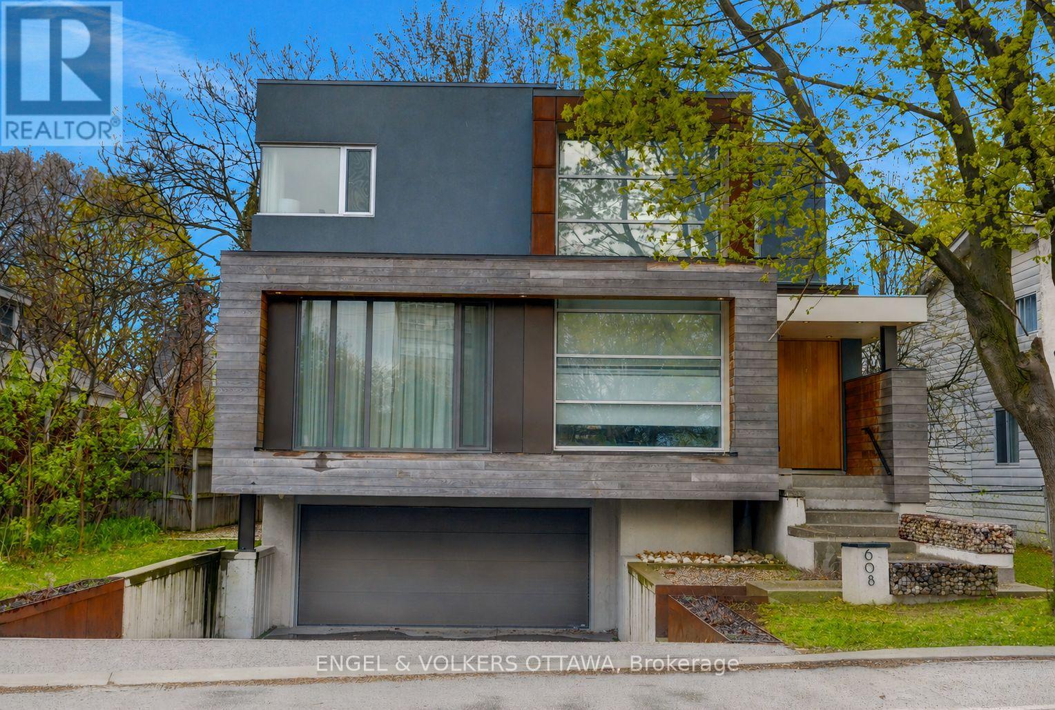 608 BYRON AVENUE, Ottawa, Ontario