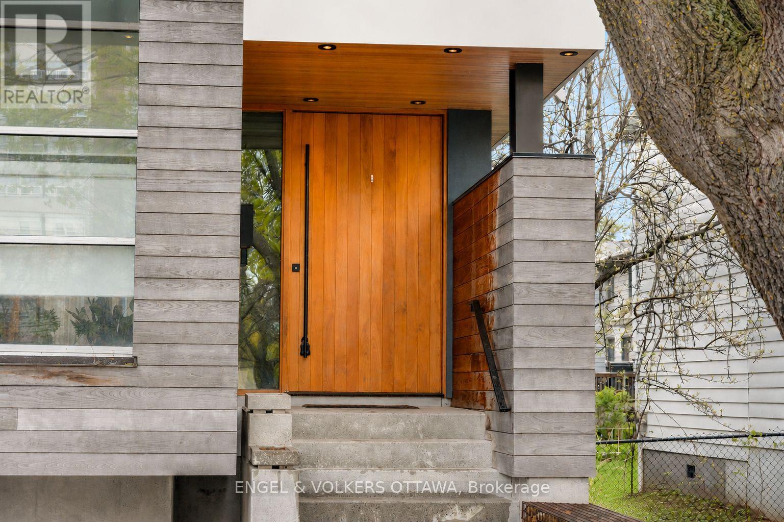 608 Byron Avenue, Ottawa, Ontario  K2A 0E5 - Photo 3 - X12941128