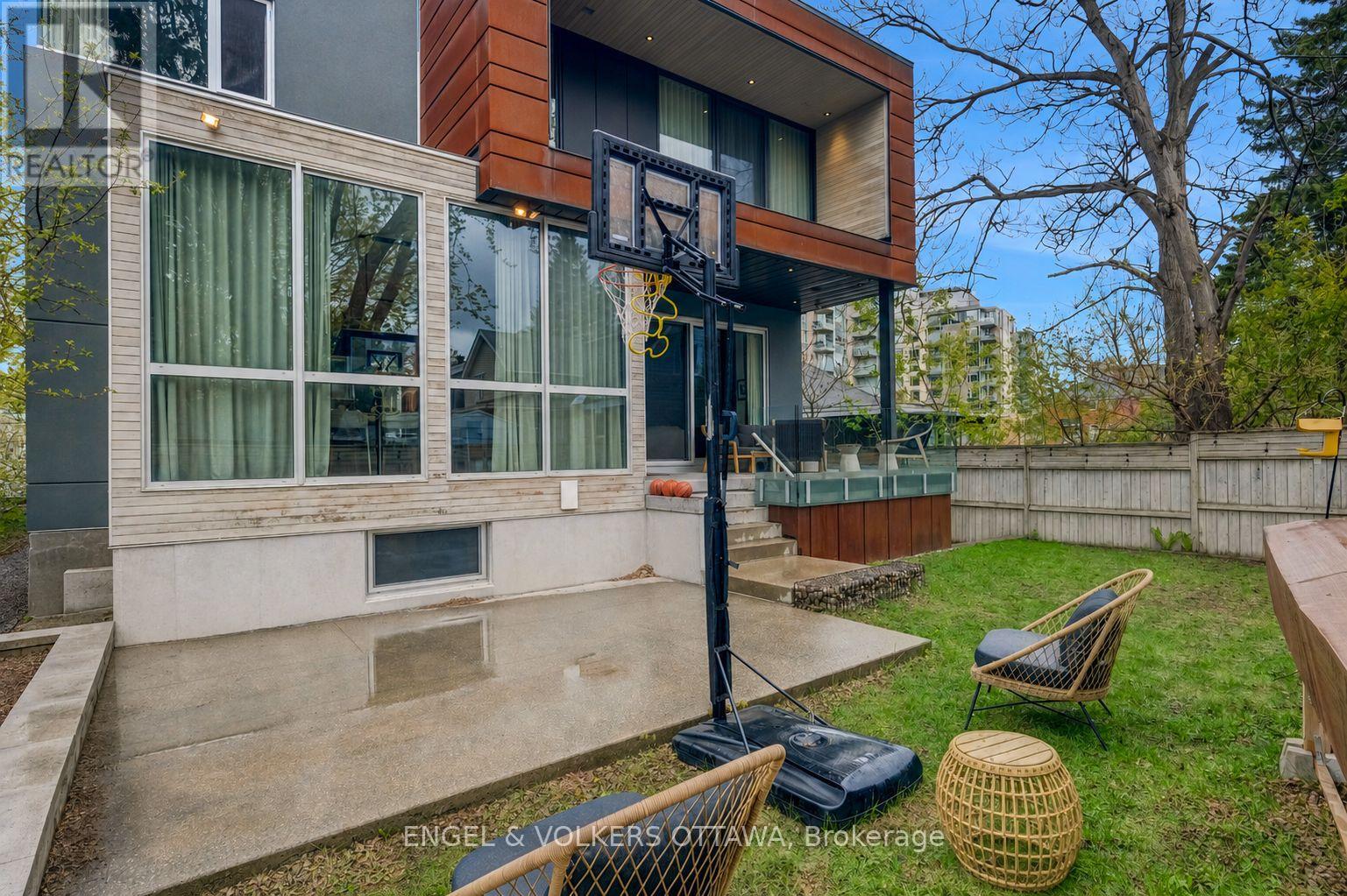 608 Byron Avenue, Ottawa, Ontario  K2A 0E5 - Photo 50 - X12941128