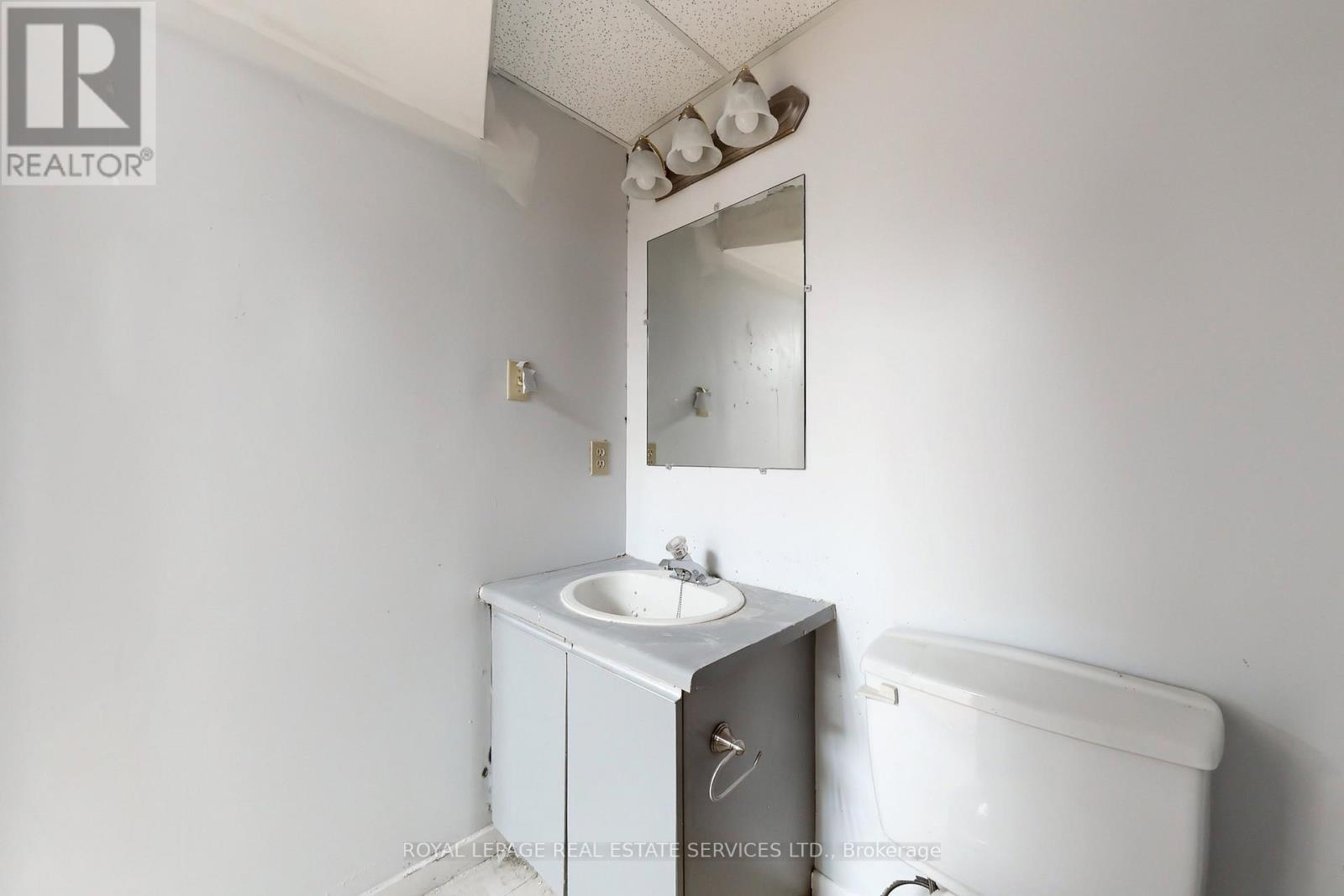 Upper - 388 Parliament Street, Toronto, Ontario  M5A 2Z7 - Photo 16 - C13143894