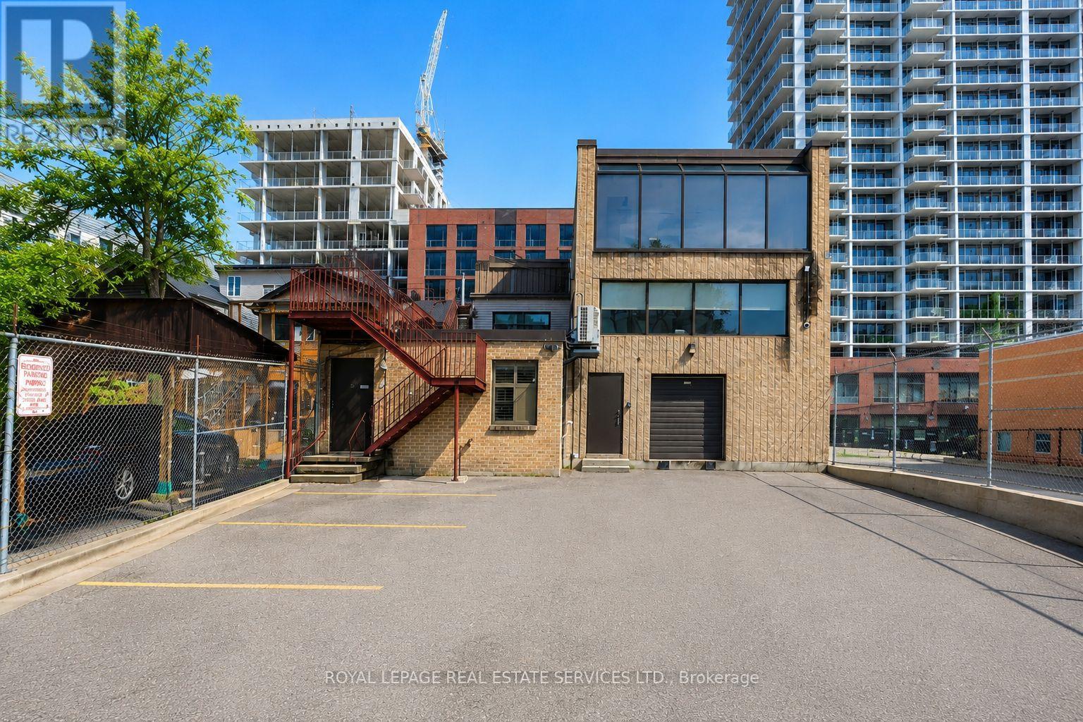 Upper - 388 Parliament Street, Toronto, Ontario  M5A 2Z7 - Photo 21 - C13143894