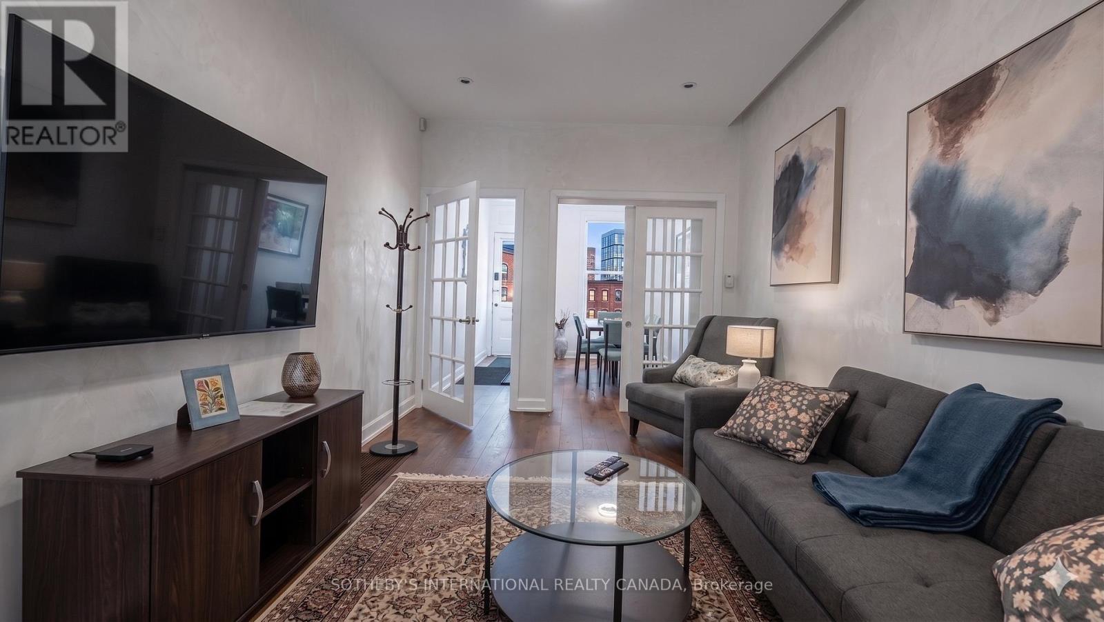 11 D'arcy Street, Toronto, Ontario  M5T 1J8 - Photo 3 - C13143924