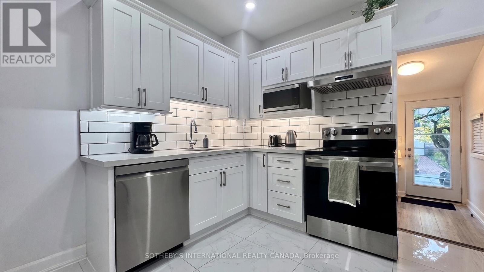 11 D'arcy Street, Toronto, Ontario  M5T 1J8 - Photo 5 - C13143924