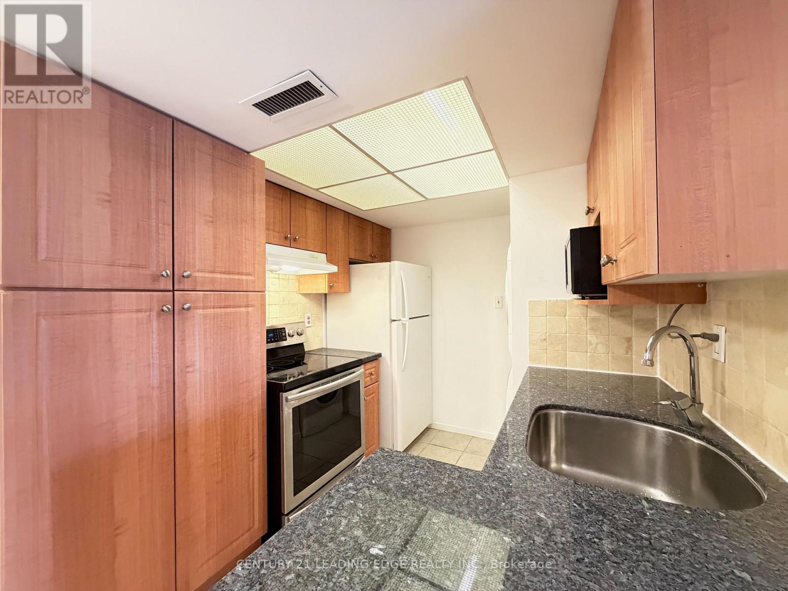1912 - 1001 Bay Street, Toronto, Ontario  M5S 3A6 - Photo 4 - C13143936