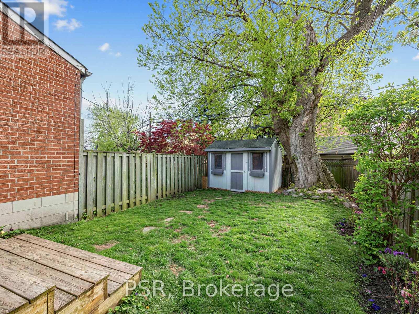 562 Arlington Avenue, Toronto, Ontario  M6C 3A5 - Photo 16 - C13143948