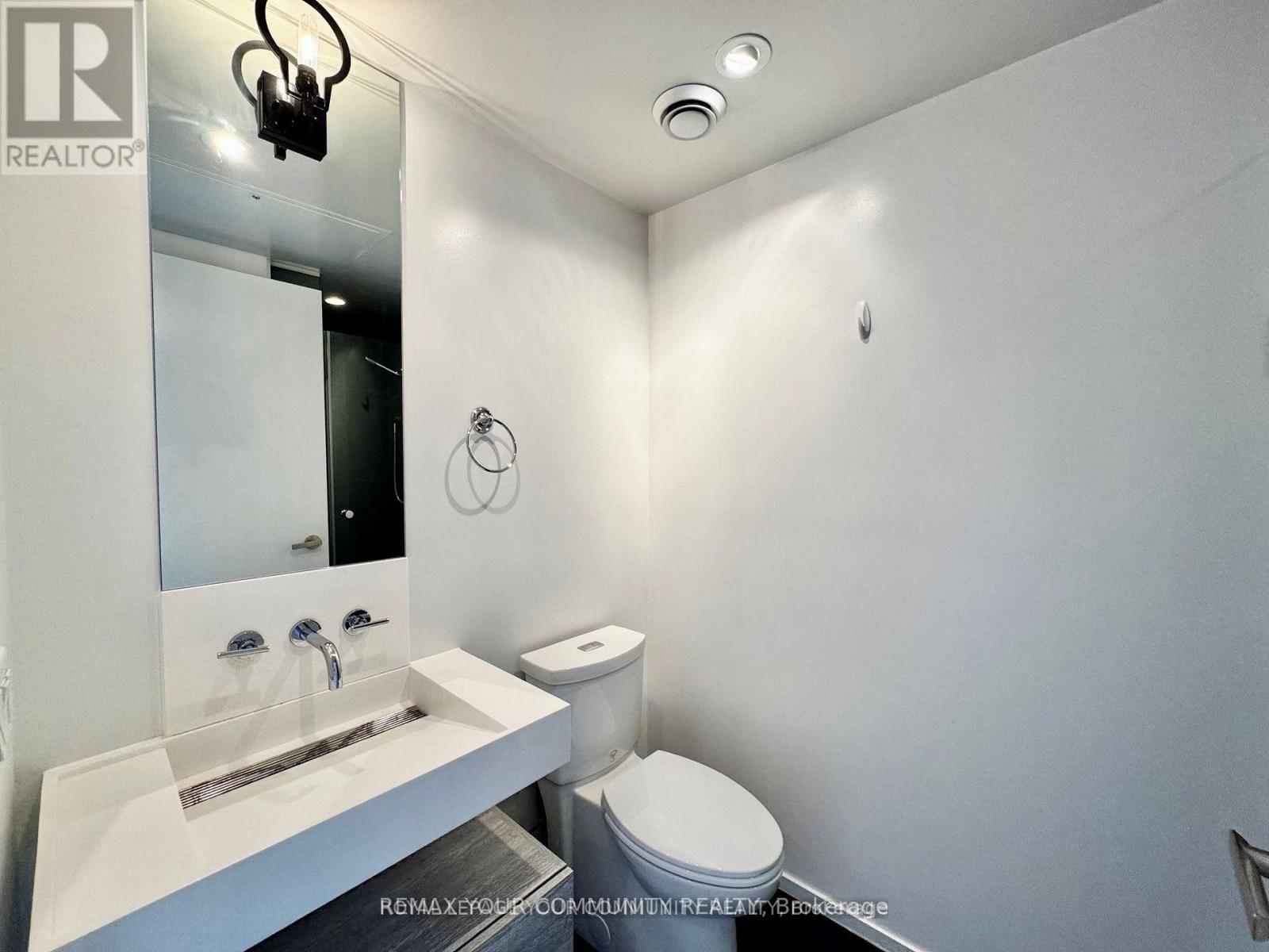 3302 - 5 St Joseph Street, Toronto, Ontario  M4Y 1J6 - Photo 13 - C13143962