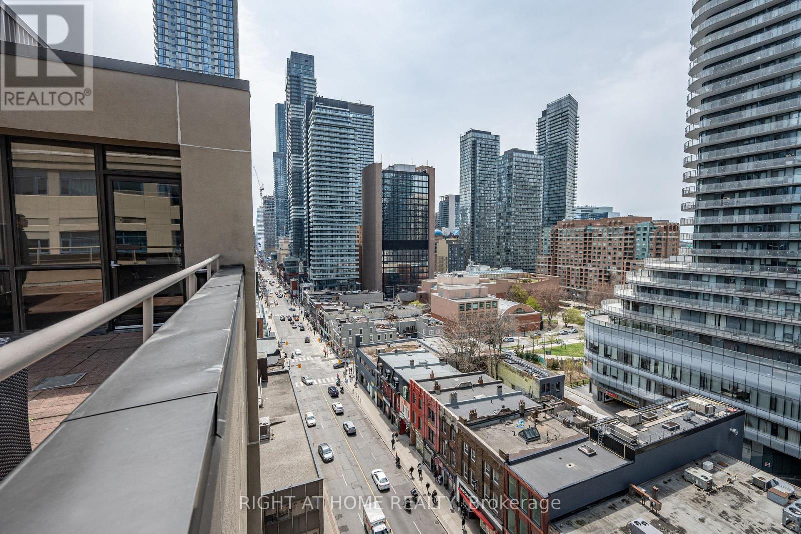 802 - 555 Yonge Street, Toronto, Ontario  M4Y 3A6 - Photo 11 - C13143992