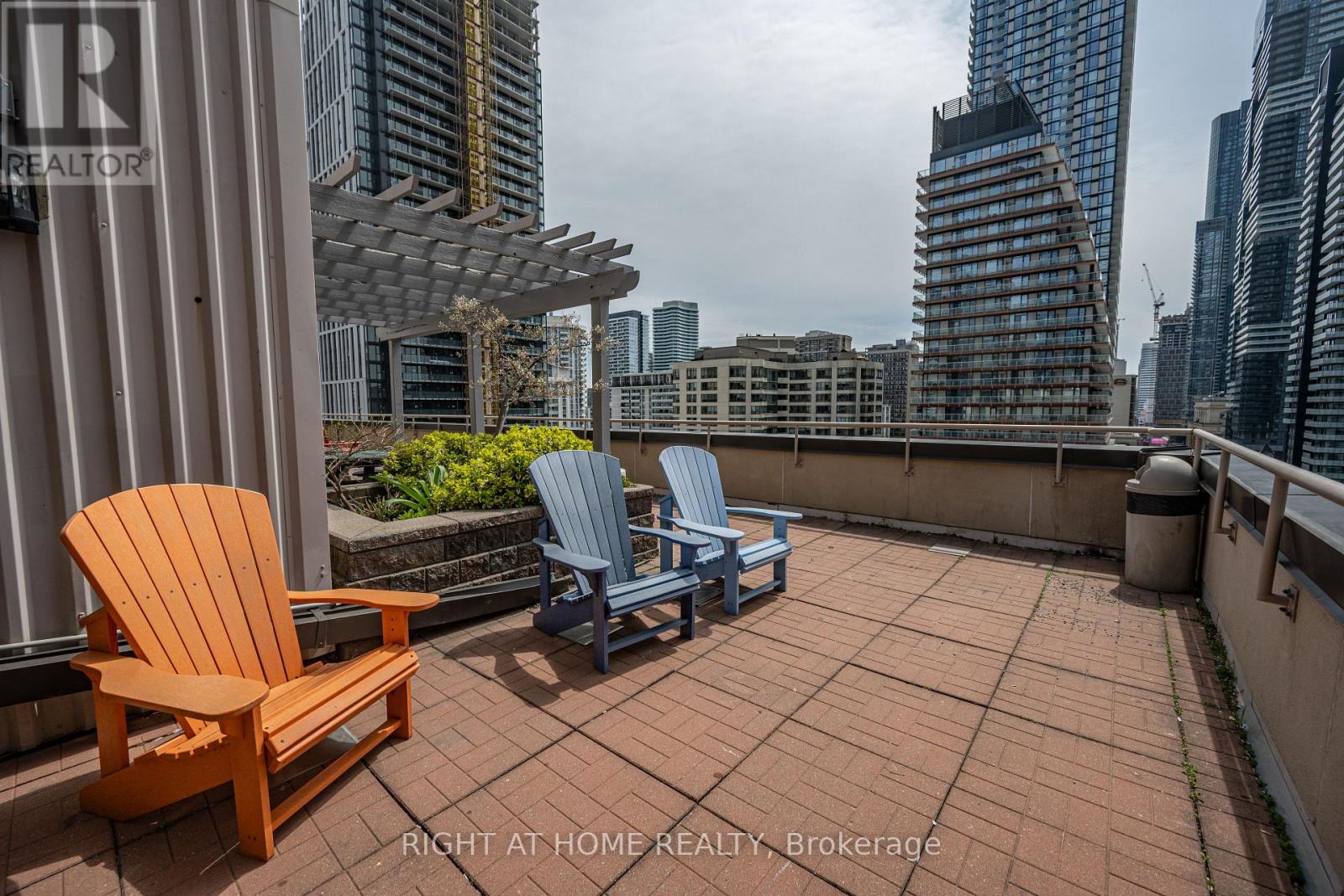 802 - 555 Yonge Street, Toronto, Ontario  M4Y 3A6 - Photo 13 - C13143992
