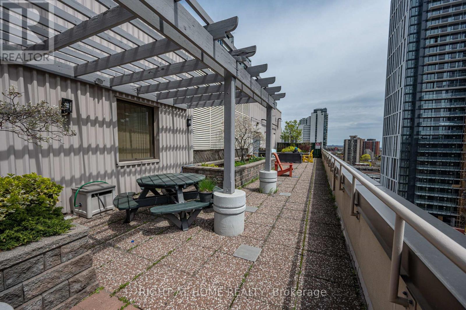 802 - 555 Yonge Street, Toronto, Ontario  M4Y 3A6 - Photo 14 - C13143992