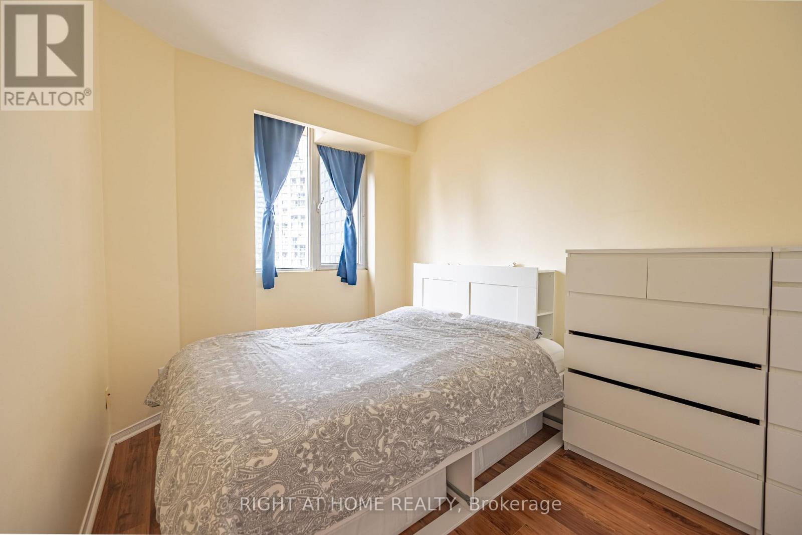 802 - 555 Yonge Street, Toronto, Ontario  M4Y 3A6 - Photo 6 - C13143992