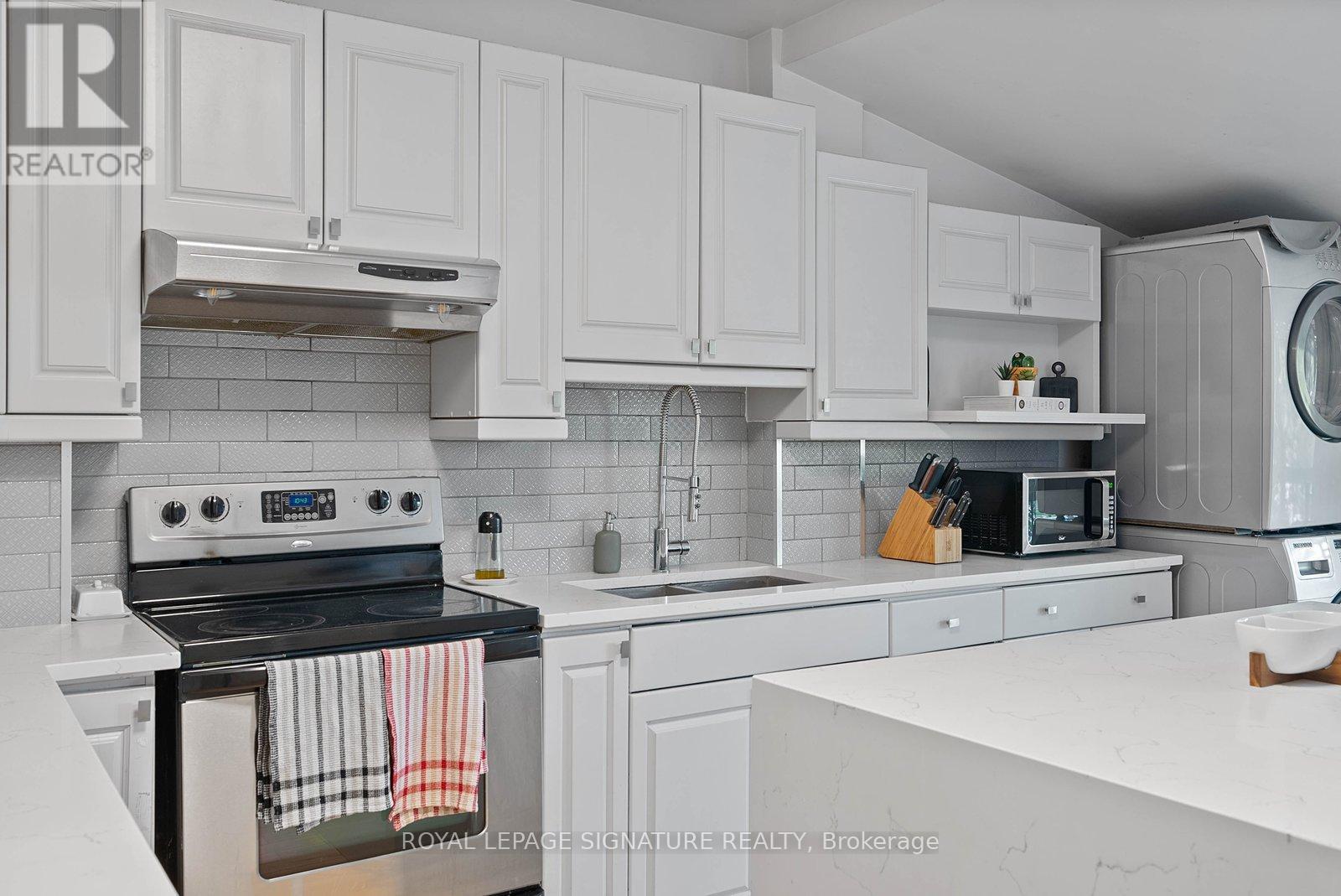 55 Kingston Road, Toronto, Ontario  M4L 1S5 - Photo 11 - E13143896