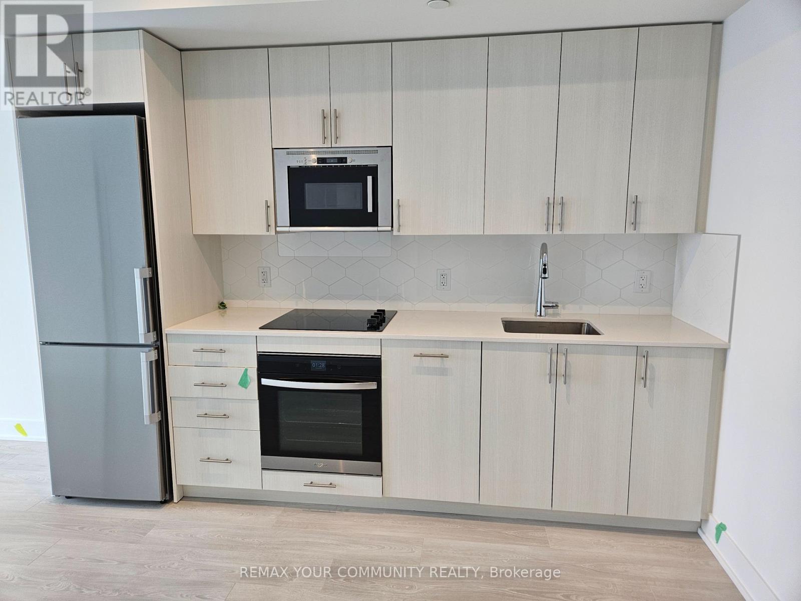 2210 - 2545 Simcoe Street N, Oshawa, Ontario  L1L 0W3 - Photo 2 - E13143912