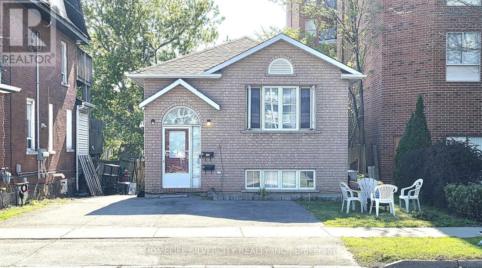 150 CENTRE STREET S, Oshawa, Ontario