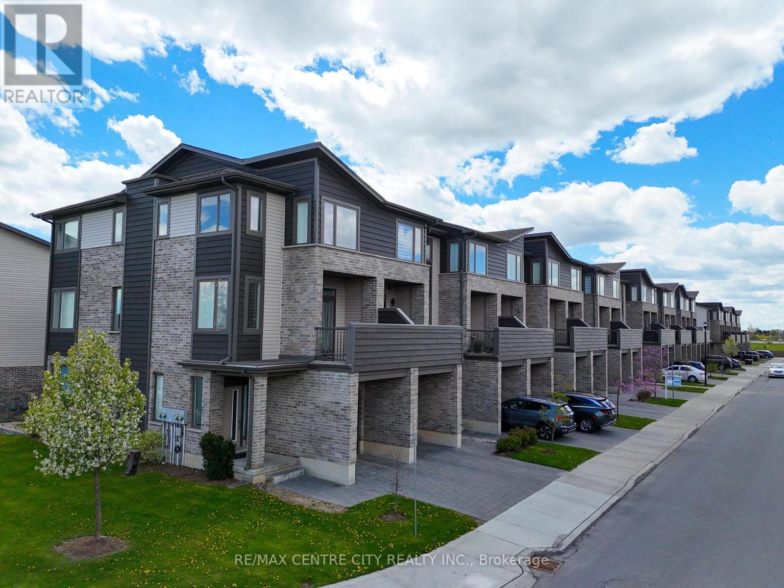 4 - 2070 Meadowgate Boulevard, London South, Ontario  N6M 0H5 - Photo 2 - X13142686