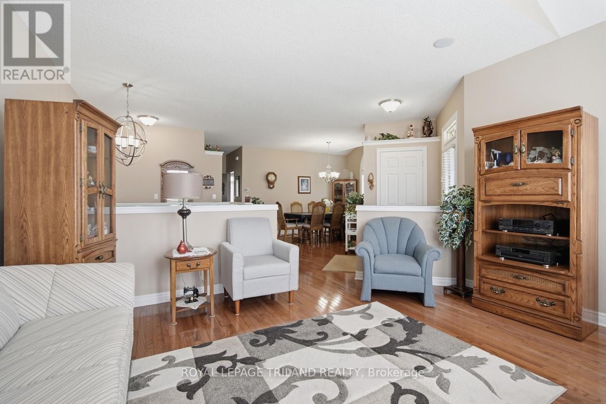 142 - 2025 Meadowgate Boulevard, London South, Ontario  N6M 1K9 - Photo 8 - X13144214