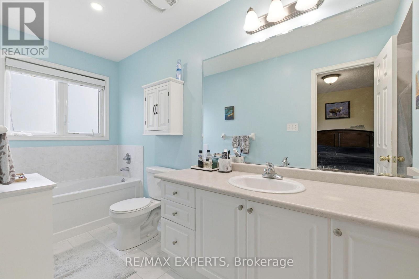 117 Revelstoke Crescent, Richmond Hill, Ontario  L4B 4T5 - Photo 18 - N13074506