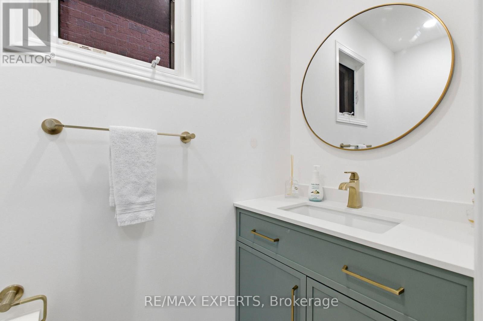 117 Revelstoke Crescent, Richmond Hill, Ontario  L4B 4T5 - Photo 6 - N13074506