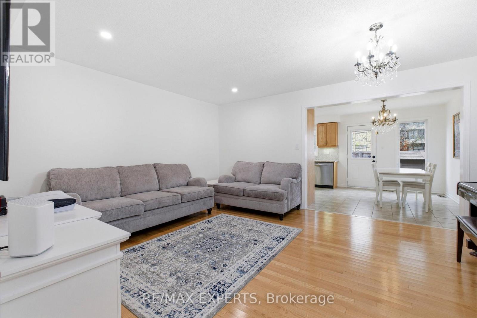 117 Revelstoke Crescent, Richmond Hill, Ontario  L4B 4T5 - Photo 8 - N13074506