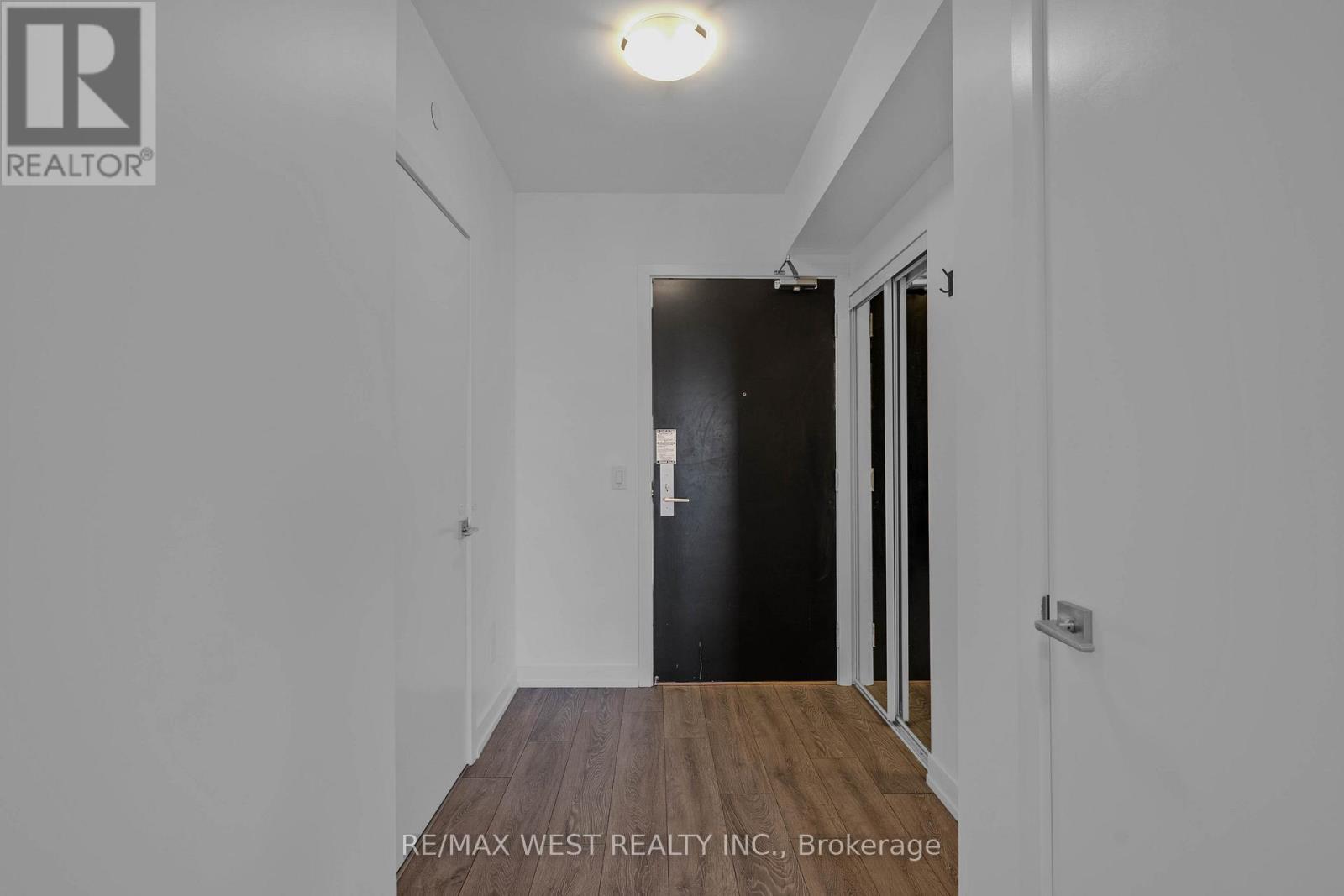 2006 - 159 Wellesley Street E, Toronto, Ontario  M4Y 0H5 - Photo 4 - C13124472