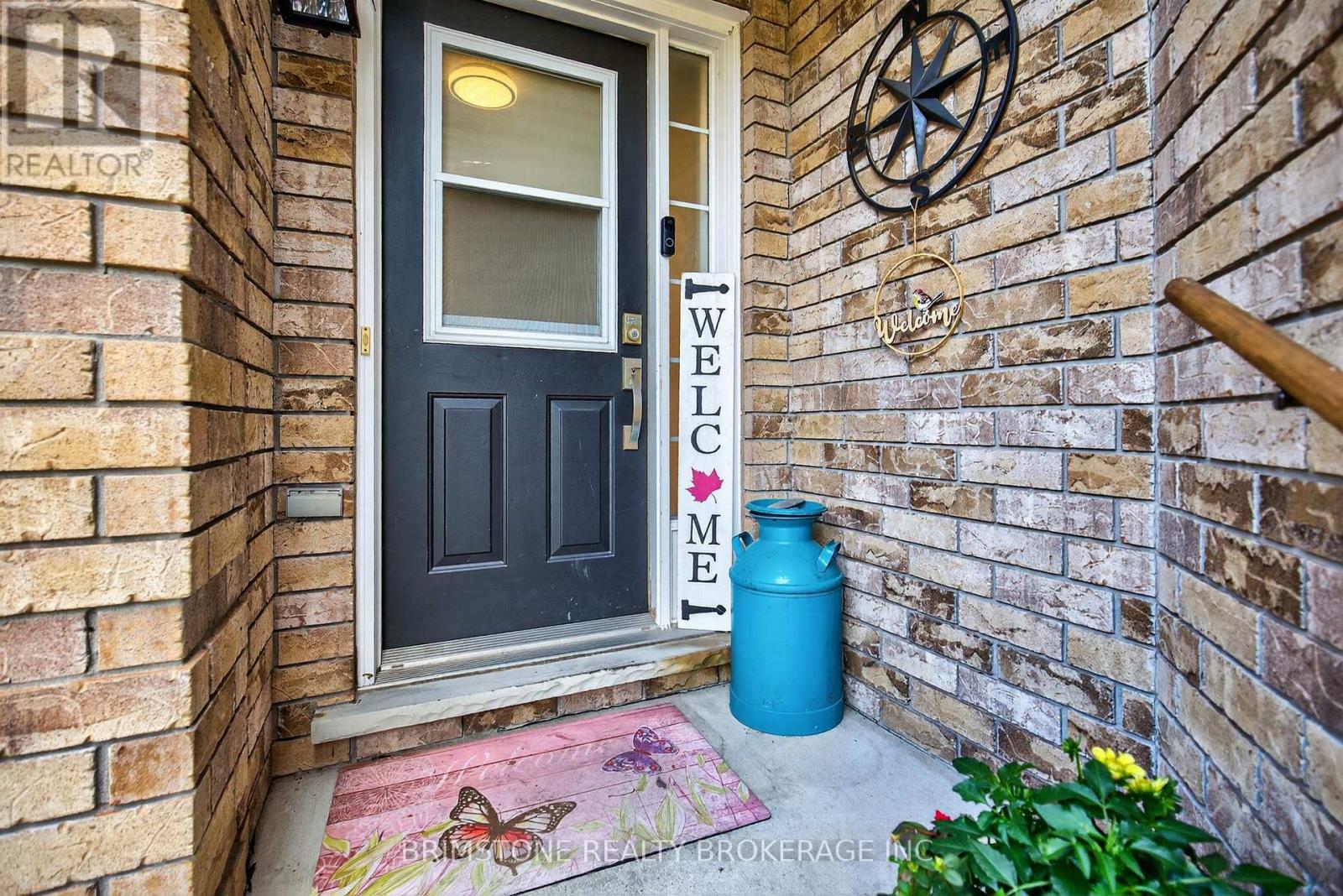 116 Bird Street, Barrie, Ontario  L4N 0W6 - Photo 2 - S13143878