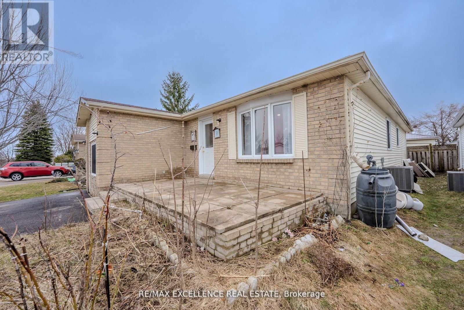 3 Hickling Trail, Barrie, Ontario  L4M 5V7 - Photo 4 - S13143888